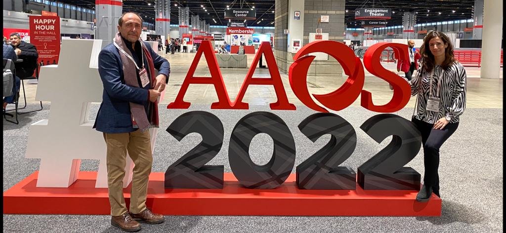DrEGastaldi's tweet photo. Estamos en el Congreso de la American Association of Orthopaedic Surgeons en Chicago. @AAOS1 #AAOS2022 #cirujanosortopedicos https://t.co/kWnducY4zO