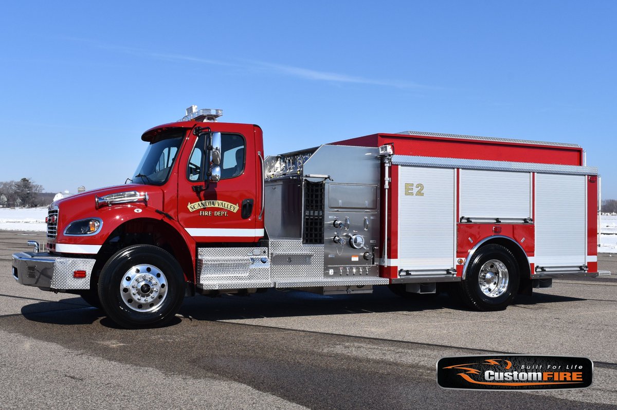 CustomFIREApp's tweet photo. The Scandia Valley Fire Department took delivery of their first #CustomFIRE custom-built #Pumper!  This new #FireTruck features a Freightliner chassis, a bolted #StainlessSteel body, a Waterous 1250gpm fire pump, and a 1000-gallon poly water tank.  https://t.co/zf97m2oh9S https://t.co/L33H7N6Em6