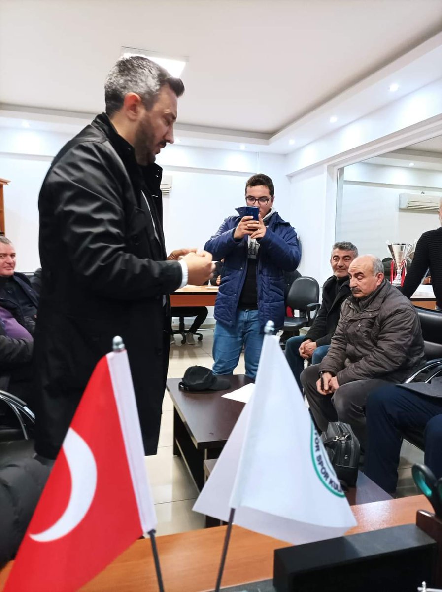 Malatya Amatör Spor Kulüpleri Federasyonu Binasında 1.Amatör Play-Off Kurası MASKF Başkanı Seyfullah Özdemir ve MASKF Yönetim Kurulu Üyeleri ve Kulüp Temsilcilerinin Katılımı ile Gerçekleşti.