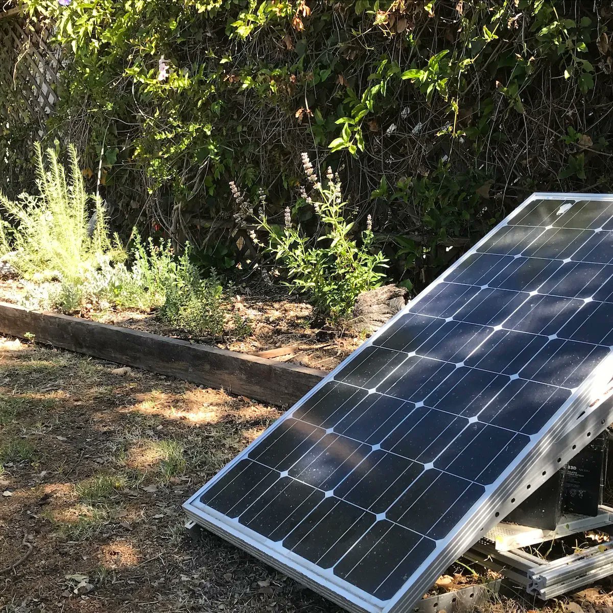 We use a solar panel in our native garden apiary to power two of our devices!

We share our tested solar kit specifications to our beekeeping partners and do our best to support sustainable practices and renewable energy 🌞eyesonhives.com/automated-data…

#bees #apiary #Solar #Garden