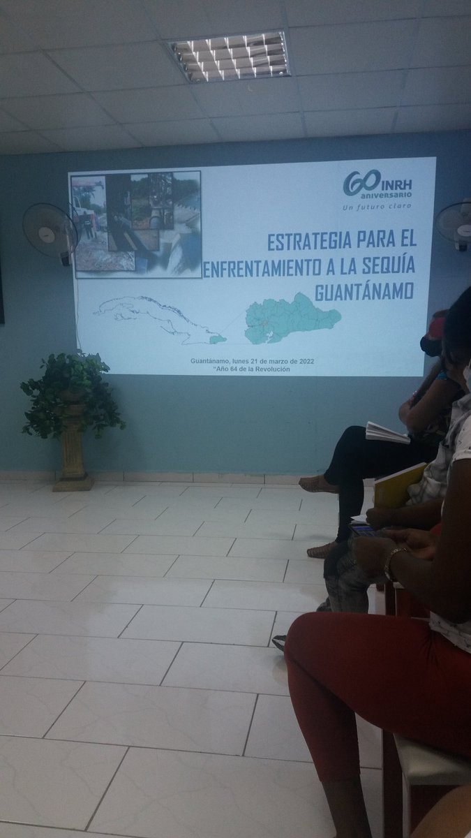 inrh_gtmo's tweet photo. En horas de la tarde se realiza una rueda de prensa junto a los periodistas de la provincia y todos los factores del sistema de Recursos Hidráulicos Guantánamo donde se expuso por parte del Subdelegado Adjunto Inrh Gtmo la Estrategia para el Enfrentamiento a la Sequía. 
#Sequ https://t.co/UCxpNHBtAZ