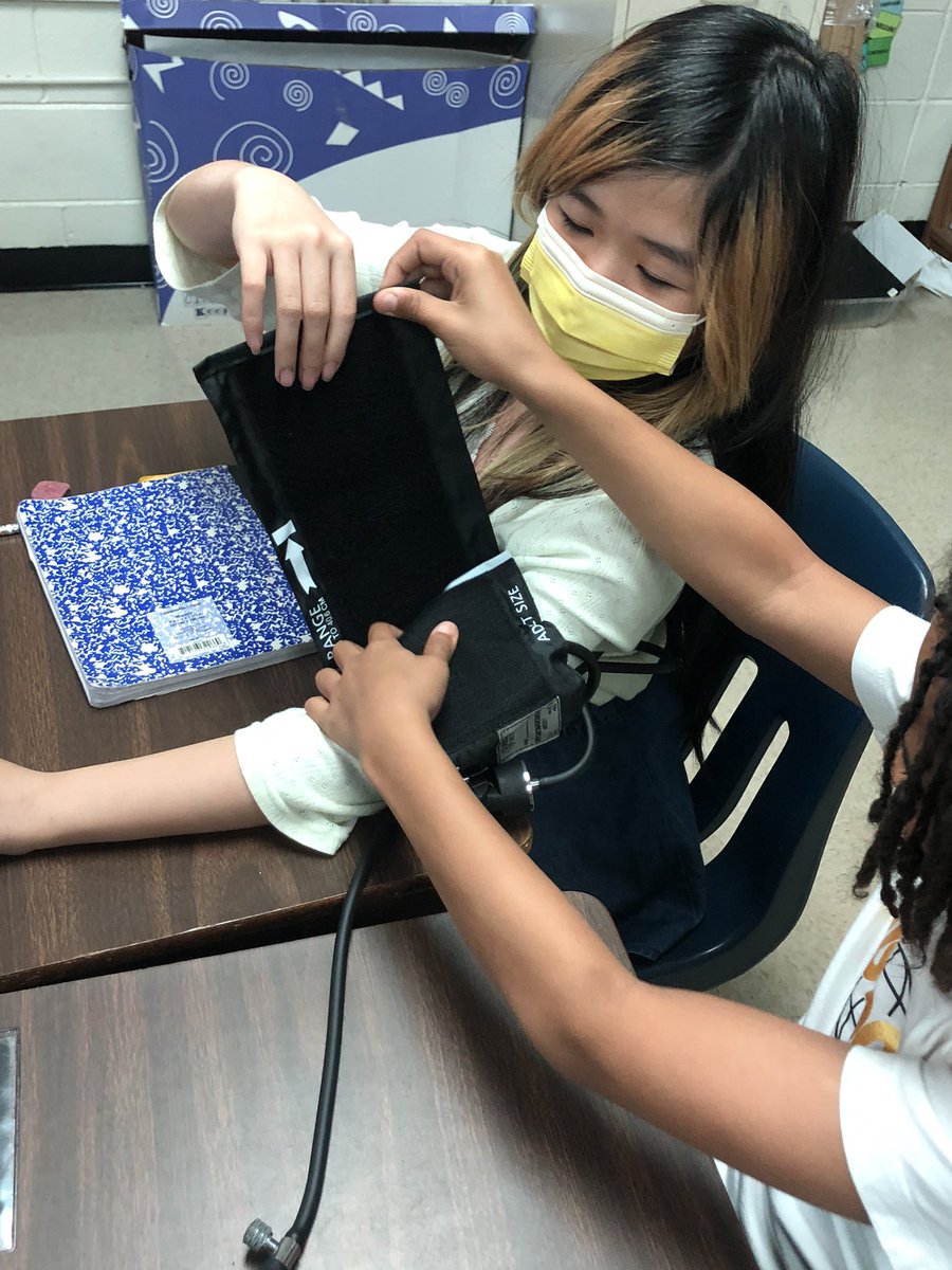 MsClark_5th's tweet photo. Successful Career Day at Oak Grove! 🥼🎥👩🏽‍⚕️🎻 https://t.co/SQ1THkhNlg
