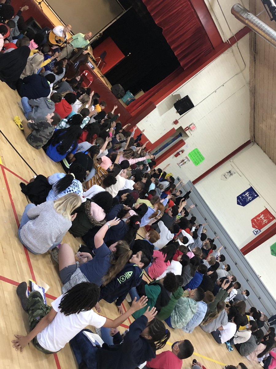 MsClark_5th's tweet photo. Successful Career Day at Oak Grove! 🥼🎥👩🏽‍⚕️🎻 https://t.co/SQ1THkhNlg