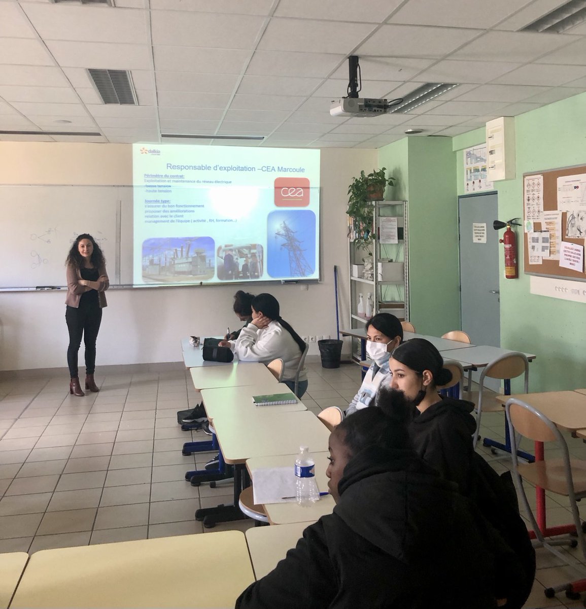 ENERGIE MIXTE : 2 eme rencontre avec les jeunes filles du collège J. Prevert de Marseille et leur marraine. 🎯L’objectif du challenge : Susciter des vocations auprès des jeunes filles vers les métiers du secteur de l’énergie. ⁦<a href="/dalkia/">Dalkia</a>⁩ ⁦<a href="/EDF_RegionSud/">EDF en Provence Alpes Côte d’Azur</a>⁩