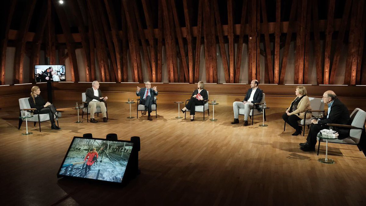chrishell11's tweet photo. „ZEITENWENDE - Vorwärts in die Vergangenheit“ #PhilophischesForum mit Liessmann, @LiszHirn , @lakitsch , Baberowski, Polak und Müller-Funk heute nach der #ZiB2 um 22:35 Uhr in #ORF2 https://t.co/B55cpPJft0