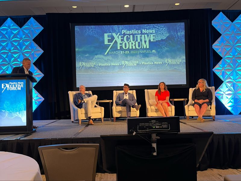 fesposito22's tweet photo. Labor issues panel at PN Executive Forum... #PnExecForum @plasticsnews @DELMIAWorks @Team1Plastics @iMFLUXinc https://t.co/2Ge6afHqrK