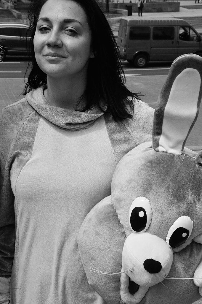 Cuddly Kyiv
hixposure.co.uk/cuddly-kyiv
#streetphotography #photojournalism #travelphotography #travel #art #photography #streetshot #streetscene  #Nikon #hixposure #streetphotographer #streetphoto #photojournalist #travelog #Ukraine #portraits #people #Kyiv #Kiev