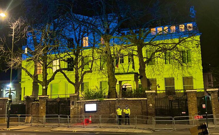 Coventry_Views's tweet photo. @RussianEmbassy @mfa_russia @RussiaUN @mission_russian @RusEmbUSA @natomission_ru @BBCWorld @REESOxford @guardianworld @spectator @NewStatesman Loving how your embassy looked the other night!
Are you still killing innocent children in Ukraine?
#IStandWithUkraine #PutinIsaWarCriminal #putinisapsychopath https://t.co/qnM9qf4Jaw