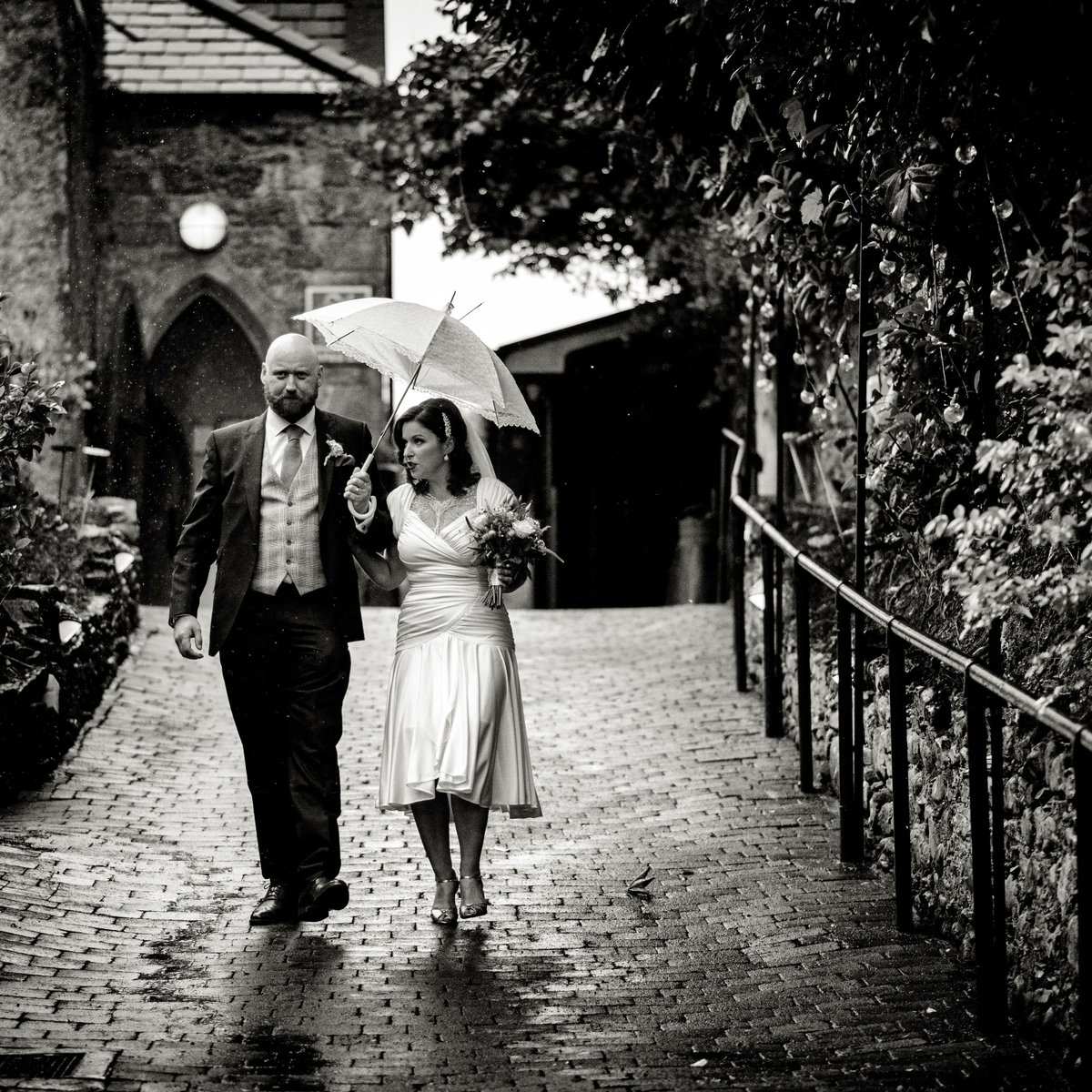 10BridgeStreet_'s tweet photo. Love this 📸 from Maria & Paul's wedding on a drizzly Thursday in October 2020. A quiet moment for the couple just before they go meet all their friends and family.
📸Phillip Bourke Photography
#10BridgeStreetWeddings #KerryWeddingVenue #AltertiveWeddingVenue https://t.co/2Q7gZ09mGb