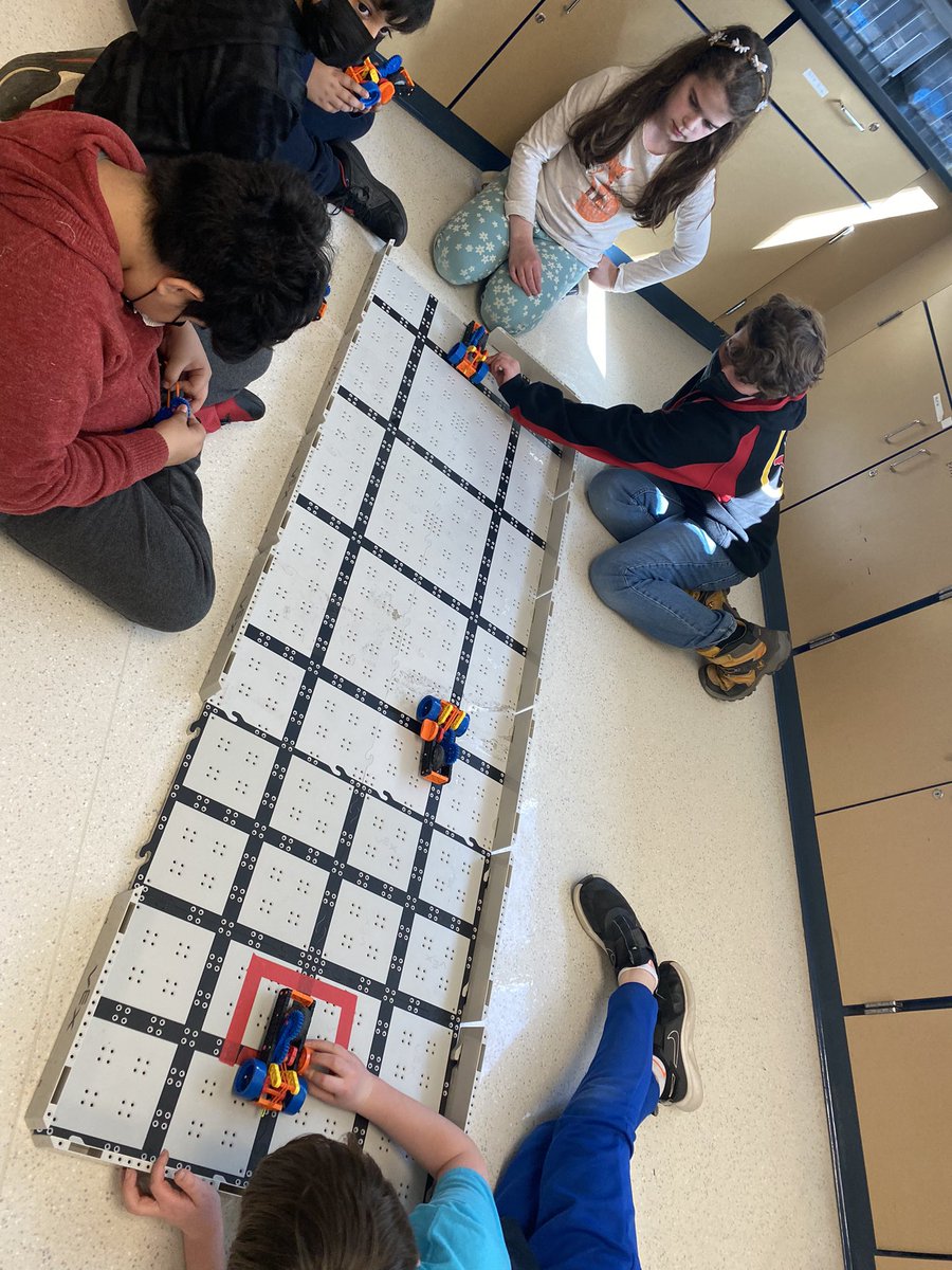NMPSK5SCI's tweet photo. 5th Grade Engineers testing their Supercars! @SNIS_CT https://t.co/lv4C9yuatB