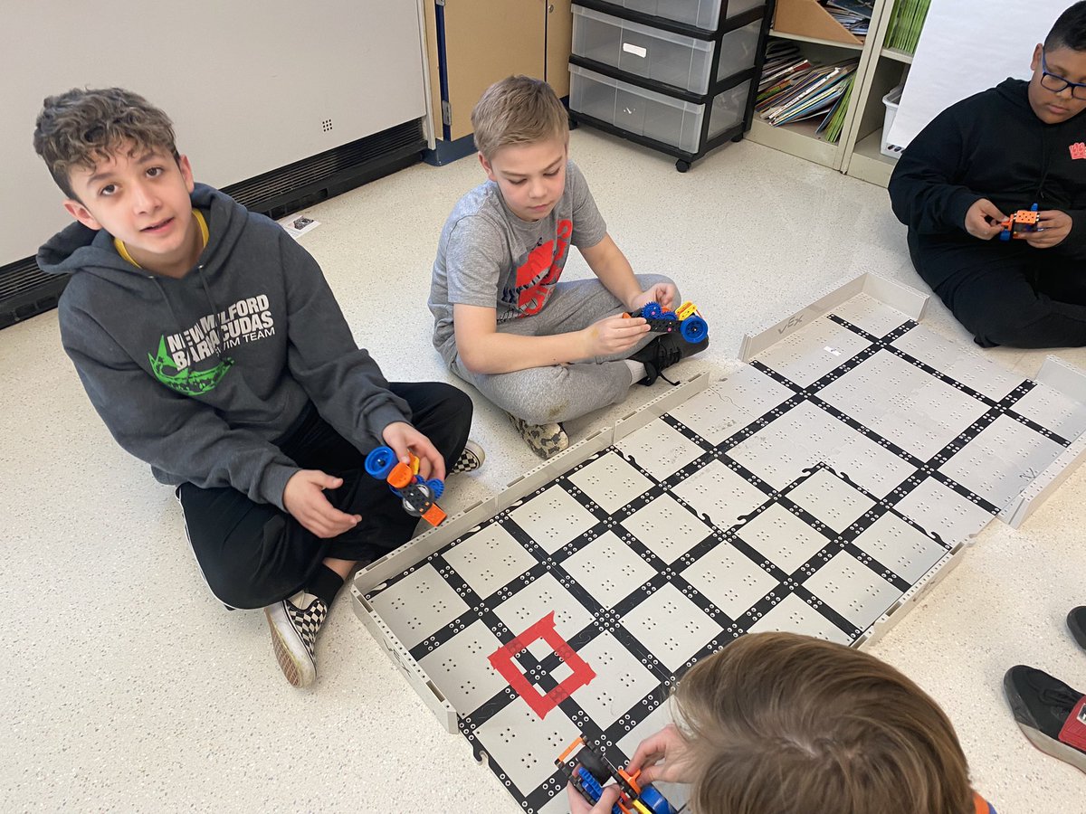 5th Grade Engineers testing their Supercars! <a href="/SNIS_CT/">Sarah Noble School</a>