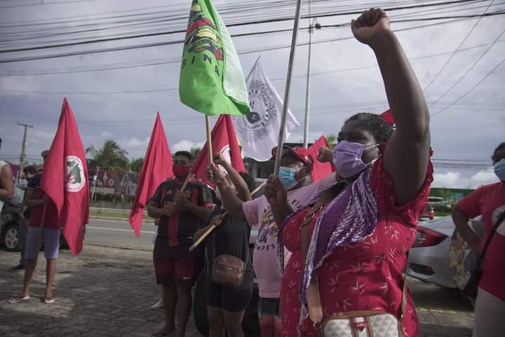 CDHAL's tweet photo. A mineradora #EQX tem um ano negando que sua negligência causou o rompimento de sua barragem no Brasil. Entretanto, milhares de atingidos têm passado um  ano sem água potável.  
#JusticaParaAurizona https://t.co/f4ZlJo4Miv
