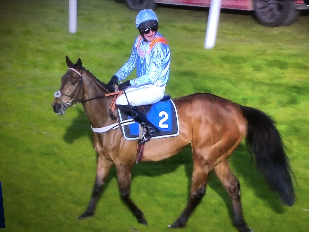 BeluckyTrev's tweet photo. Cracking start to our new share horse @MprUpdates Park Hill Dancer @sevenbarrows career with a 17 Length victory @ExeterRace A new dream has certainly begun. #DanceYourselfDizzy https://t.co/SNzMlRBFQ4