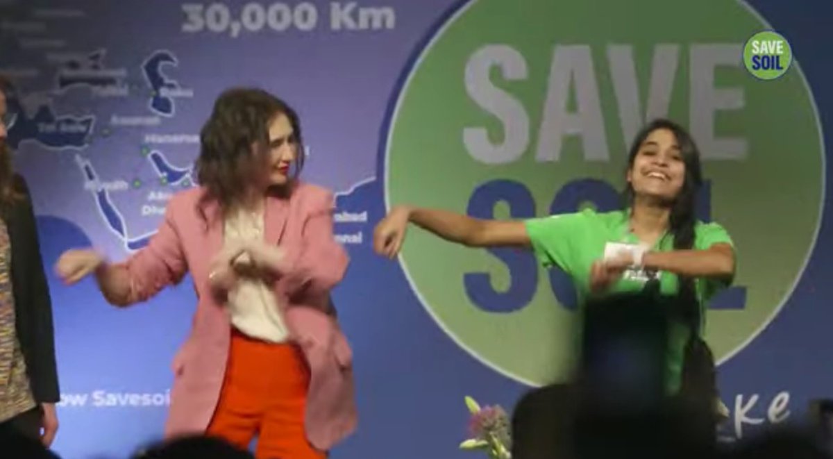.<a href="/caricevhouten/">myre 🍉 read bio</a> dances the #SoilSong jig on stage <a href="/RAI_Amsterdam/">RAI Amsterdam</a> #SaveSoil 
Action now: savesoil.org
#ConsciousPlanet <a href="/SadhguruJV/">Sadhguru</a>