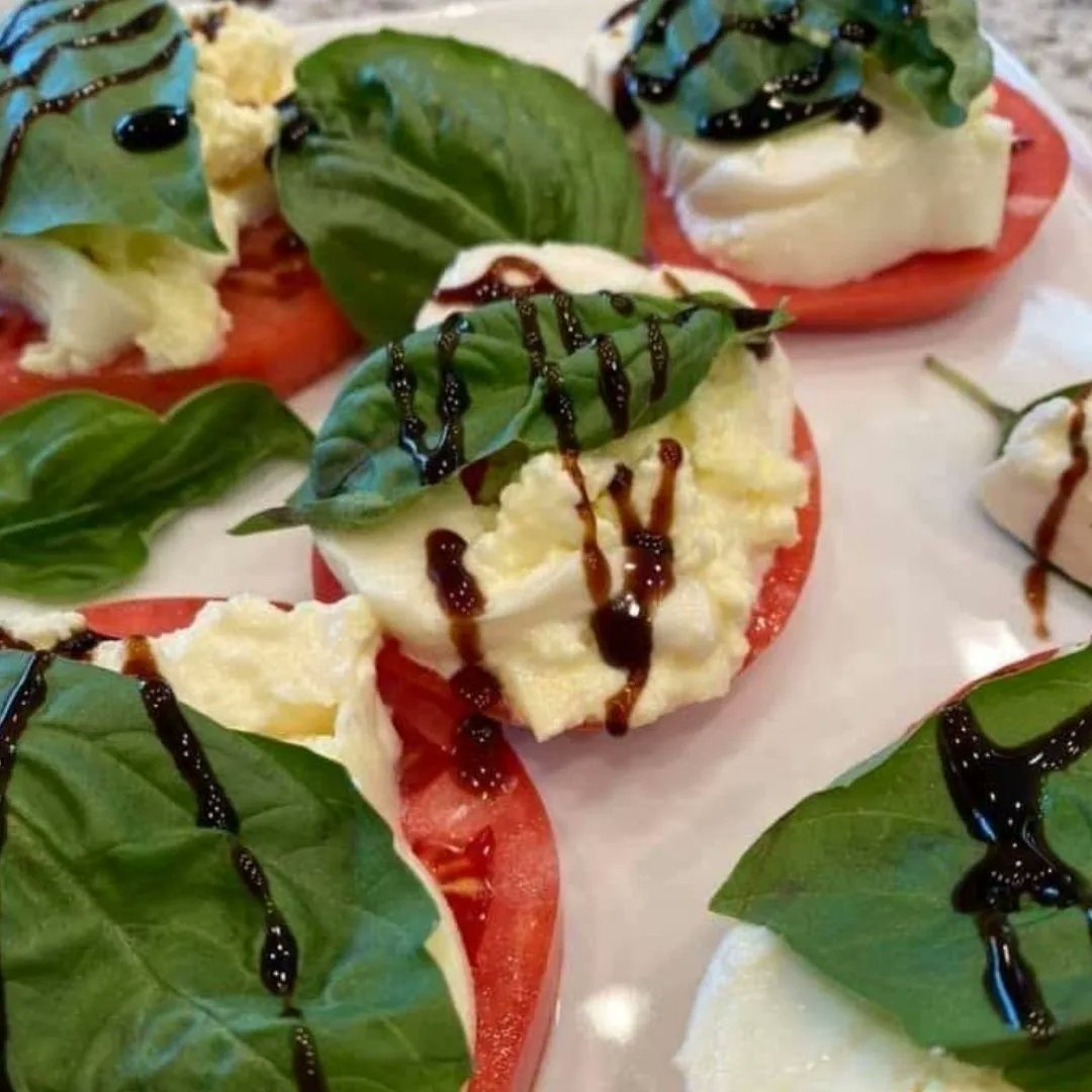 pike_place's tweet photo. Hey Seattle! Our Spring Pike Box #CSA is now on sale and this year we've added A LOT more options! Order a Protein Box, Cheese Box and Egg Box!
Learn more & order at https://t.co/pYWzG1j9xA
The deadline for this 9 week spring season is March 30th!
#PikePlaceMarket #PikeBox https://t.co/k46Pn4sVsb
