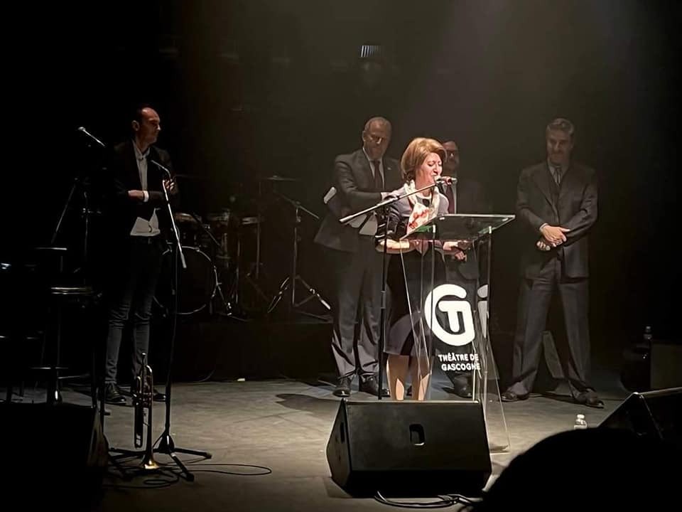 tolmajian's tweet photo. Ravie de participer à l’inauguration du Festival #Yeraz à @MontdeMarsan, aux côtés du Maire @DayotCharles, Antoine Gariel, Directeur du Théâtre de Gascogne, Simon #Abkarian. Une Quinzaine riche en rencontres culturelles pour célébrer l’#Arménie. 🇫🇷 🇦🇲
https://t.co/pMfqlGev4u https://t.co/NsqE9tgImG