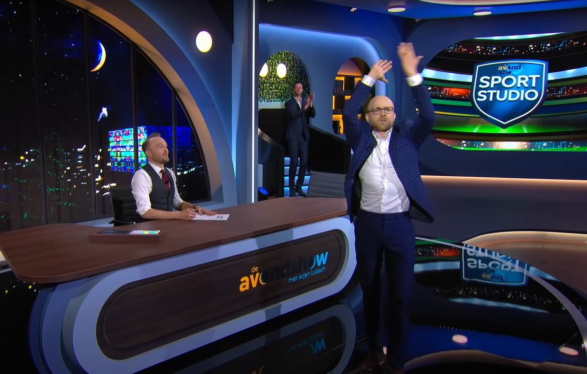 In de Avondshow blikten we terug op het tijdrekken bij Ajax-Feyenoord. Helaas moest ik voortijdig naar de kant met een blessure. youtube.com/watch?v=JuWzSE… <a href="/texdewit/">Tex de Wit</a> <a href="/deavondshowvpro/">De Avondshow met Arjen Lubach</a>