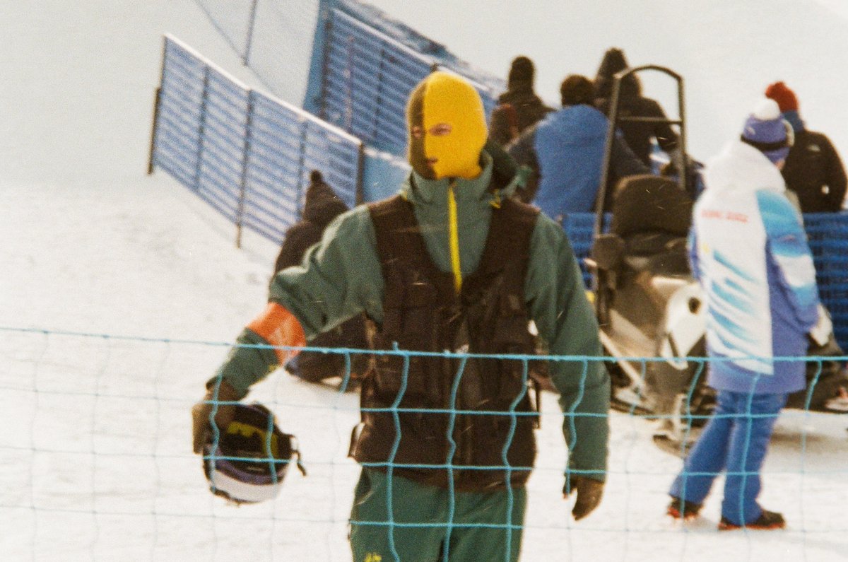 tbxnt_'s tweet photo. Aussies in the snow // #madewithkodak #onfilm https://t.co/ehUVgbCoAe