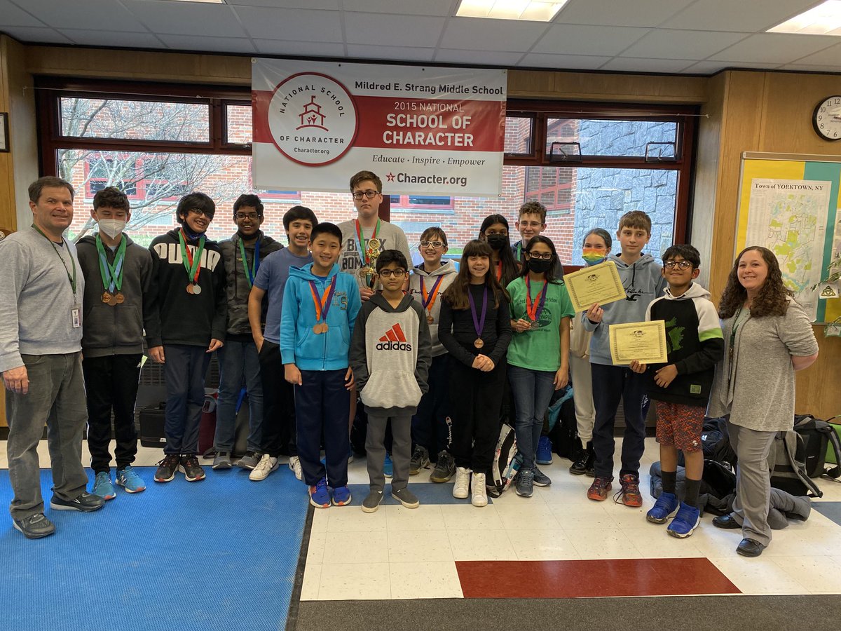 MESMSHorowitz's tweet image. Science Olympiad team with their medals and trophy. They’re eager to compete on the state level! ⁦@mesmspta⁩ ⁦@RonHattar⁩ ⁦@YCSDloshea⁩ ⁦@MESMSCopeland⁩ ⁦@MESMSRoopchand⁩ ⁦@YorktownCSD⁩