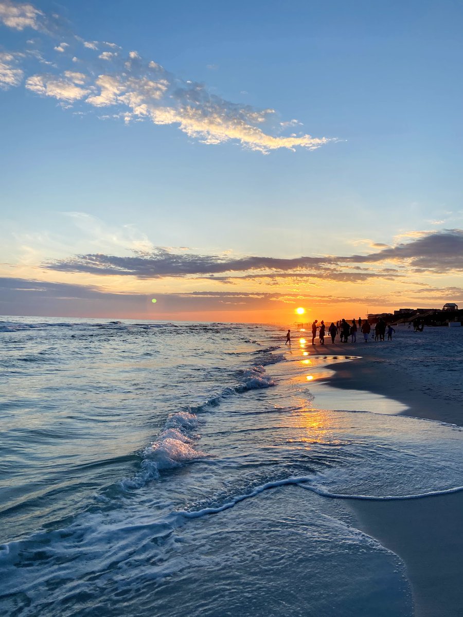 mbondurant's tweet photo. Interested in Longleaf? We will be at AWP - join us on our beach chairs in the Bookfair at Booth 1131 - look for our banners and beach umbrella!  #longleaf #longleafwriters #awp #awp22 #awp2022 (yes, these are all real photos from last years conference) https://t.co/KAzK94Q4JU