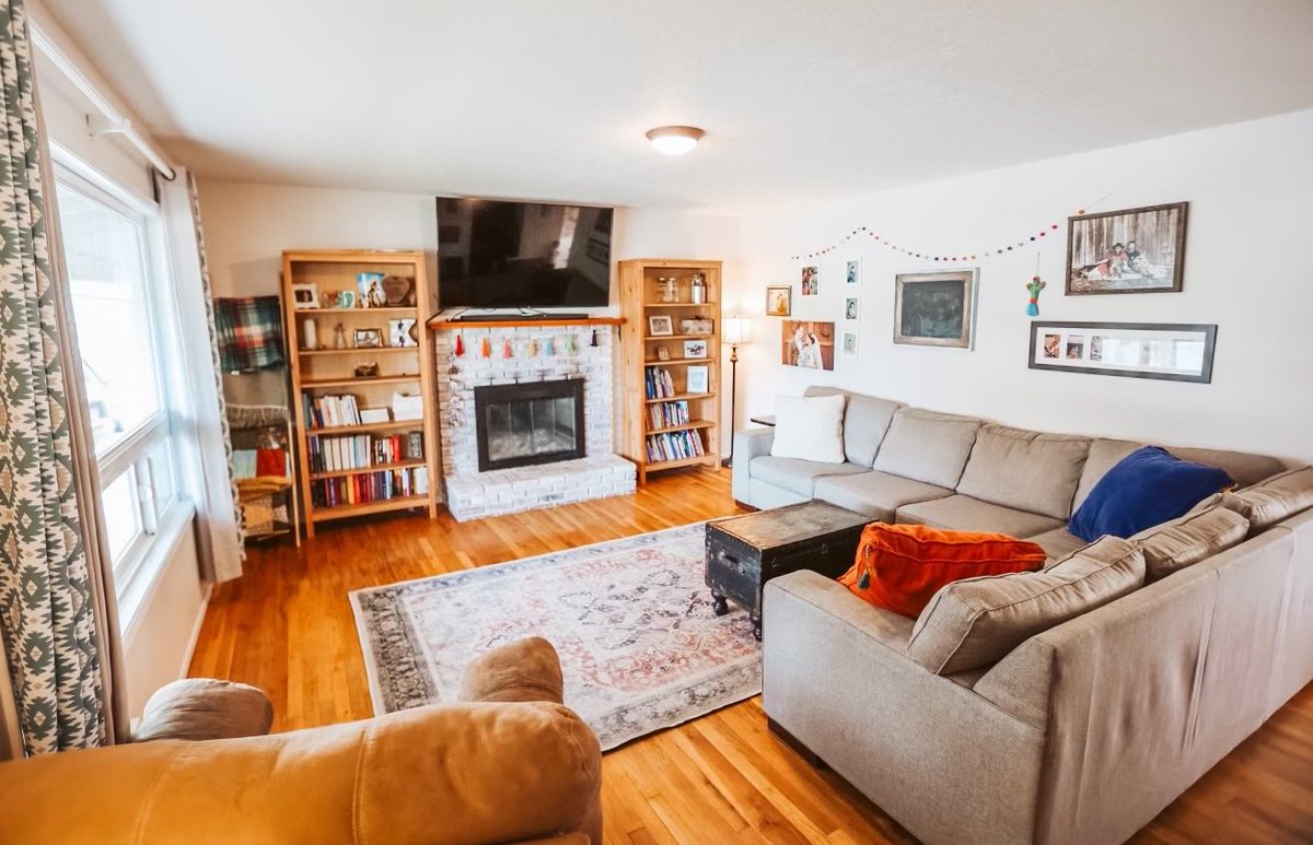 WRE_TheGorge's tweet photo. New on the Market!
📍908 E 19th The Dalles, OR 97058
3 Bed | 3 Bath | 2,340 SF
Listed at $449,000

Property Features: 
- Newly remodeled Kitchen with Quartz counters 
- Bonus Room Downstairs
- Deck overlooking Scenic Views 

MLS# 22066727
Listed By Rachel Brown
(541) 298-4451 https://t.co/ZjlQ9yy56b