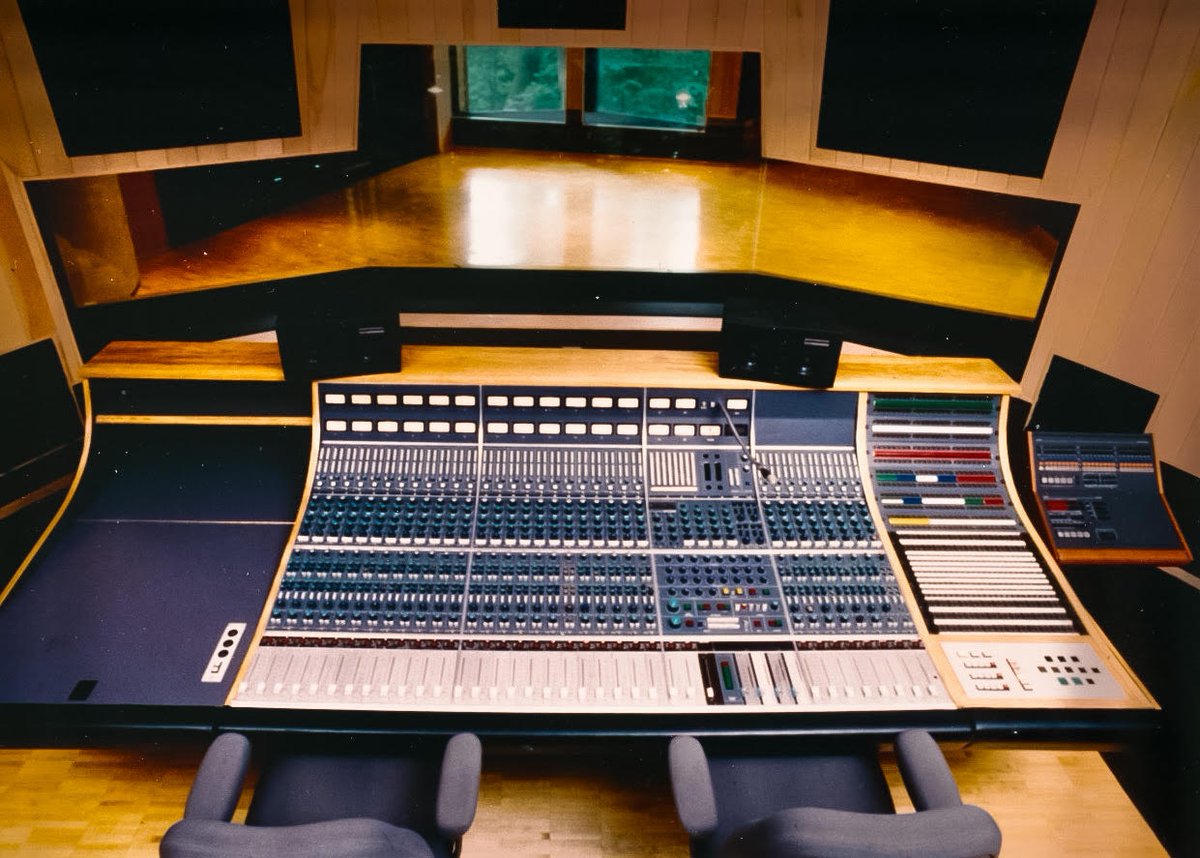 pachydermstudio's tweet photo. We’ve had many different consoles at Pachyderm, including a Neve 8086, a Helios Type 69 and our current console—the API Discrete. Perfect for any genre, the API Discrete is the best API console ever made. @thisisapiaudio #recordingengineers #recordingconsole #vintageapi https://t.co/hs1qNrtHiR