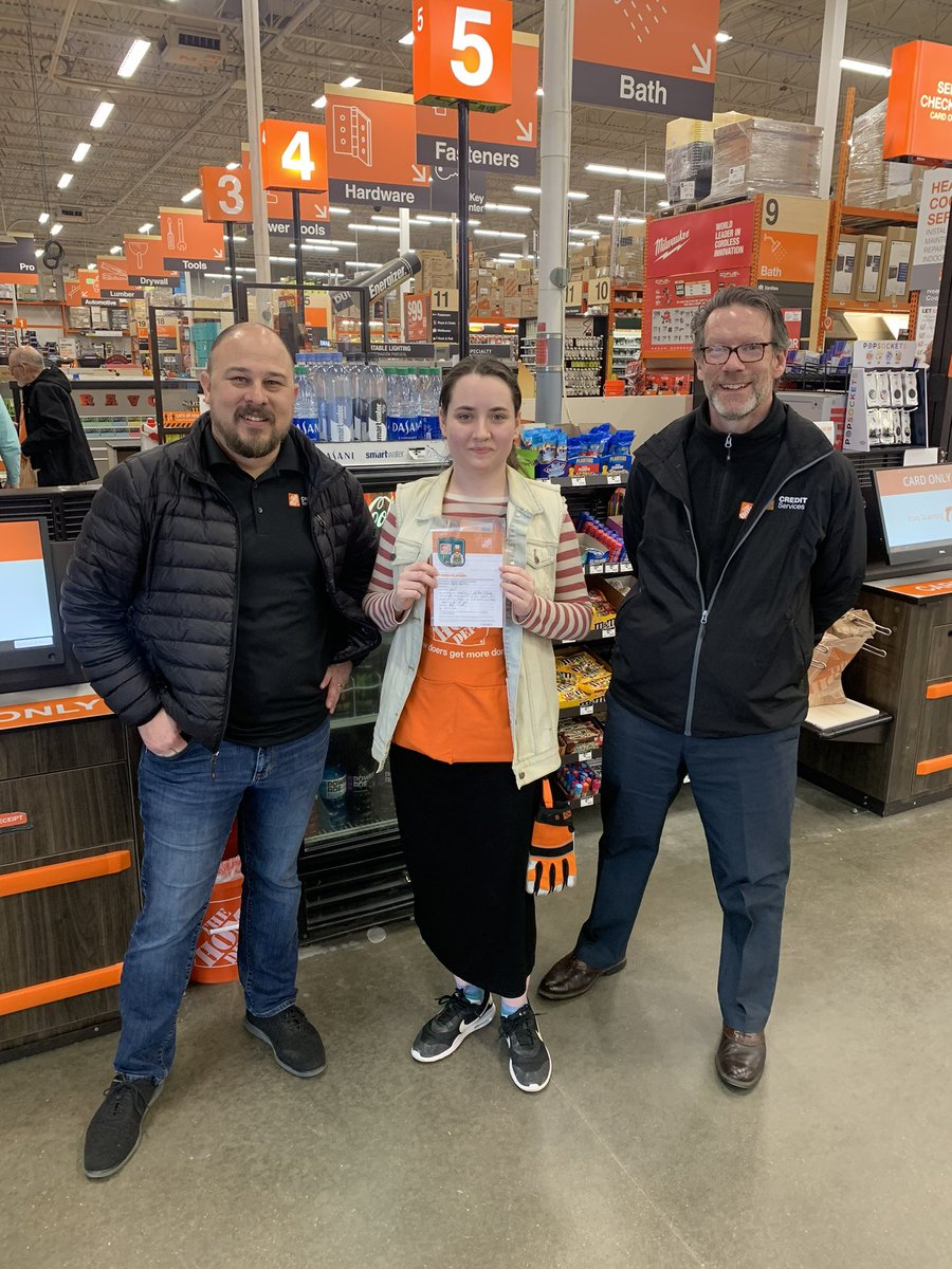 Nick and Mark stopped by today to recognize Molly for her amazing engagement with consumer credit. Great job Molly!!! Thank you guys for the fantastic partnership. @NickGeerken @BPlantenberg @Ryan05737690 @NoblesvilleHD @JesseManring @MystiHammes @RennierAsm1970