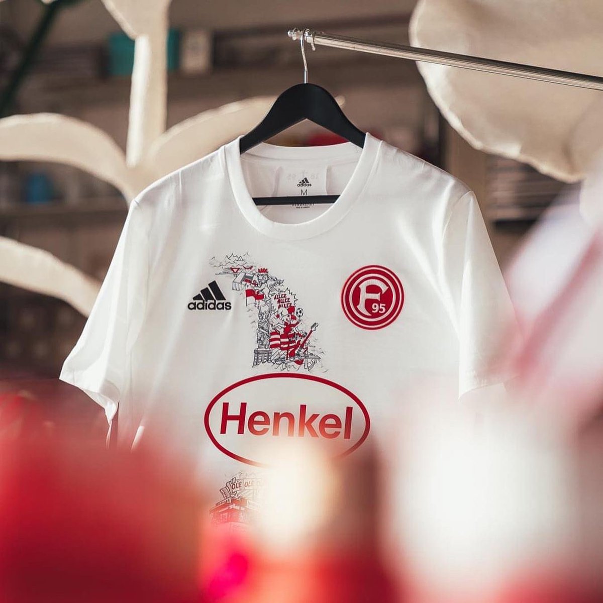 waveyfs's tweet image. Wavey News 🎨 Fortuna Düsseldorf last week released a new shirt designed by local artist Jacques Tilly 📸 @f95