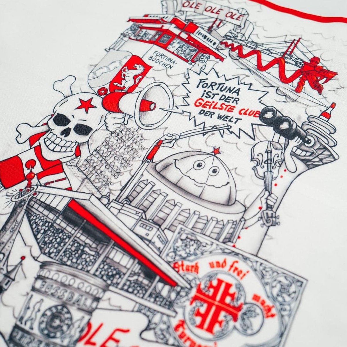 waveyfs's tweet image. Wavey News 🎨 Fortuna Düsseldorf last week released a new shirt designed by local artist Jacques Tilly 📸 @f95