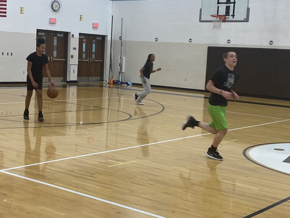 MesaMorlan's tweet photo. March madness at the J starts with 7th grade #TheJWCS https://t.co/Sj4XOz84e7