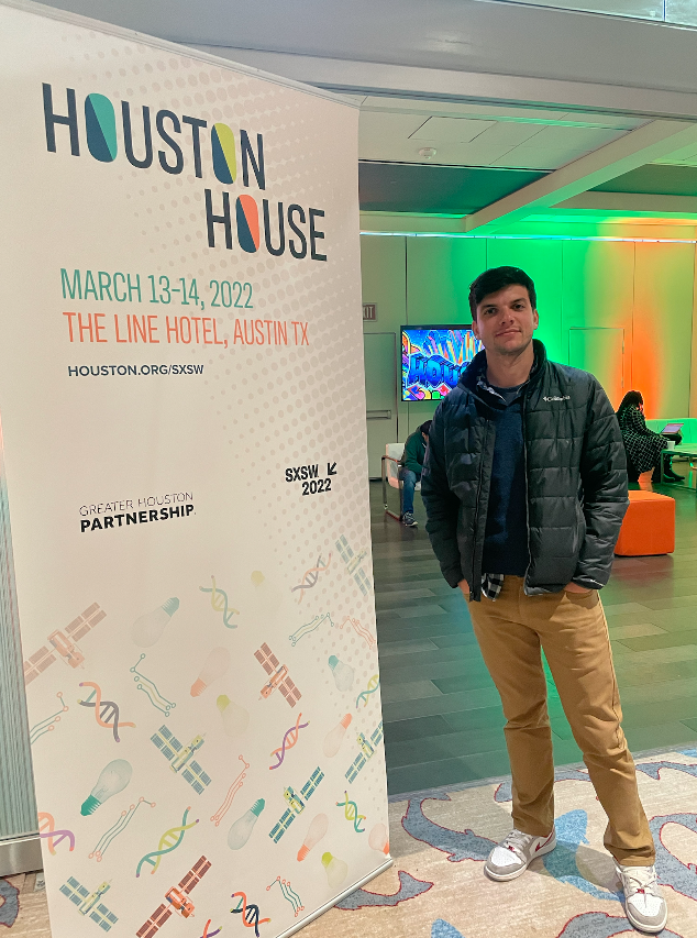 december_labs's tweet photo. #sxsw2022 is our fav spot to connect, learn and engage with entrepreneurs, investors, and innovators!  Thanks to @CapitalFactory for inviting our very own @mcordini as mentor to support the ever-growing startup space. Special kudos to the Houston House by @GHPartnership! https://t.co/hVm2QeK2D7