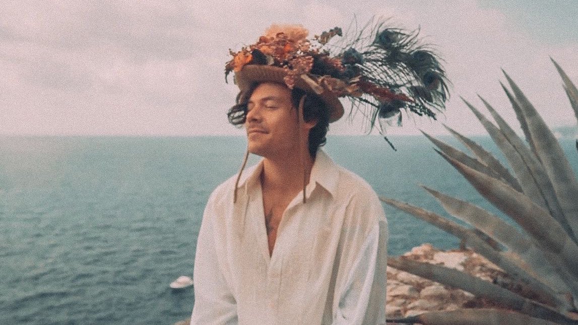 notexhausted's tweet photo. To the era that changed my life for good,
Thank you and I’ll love the fine line era forever. Not a goodbye just a see you soon. 
Can’t wait to see what comes next. 
Love,
A harrie. 🤍✨

#HarryStyles #HS3 https://t.co/VoOV45fKAS