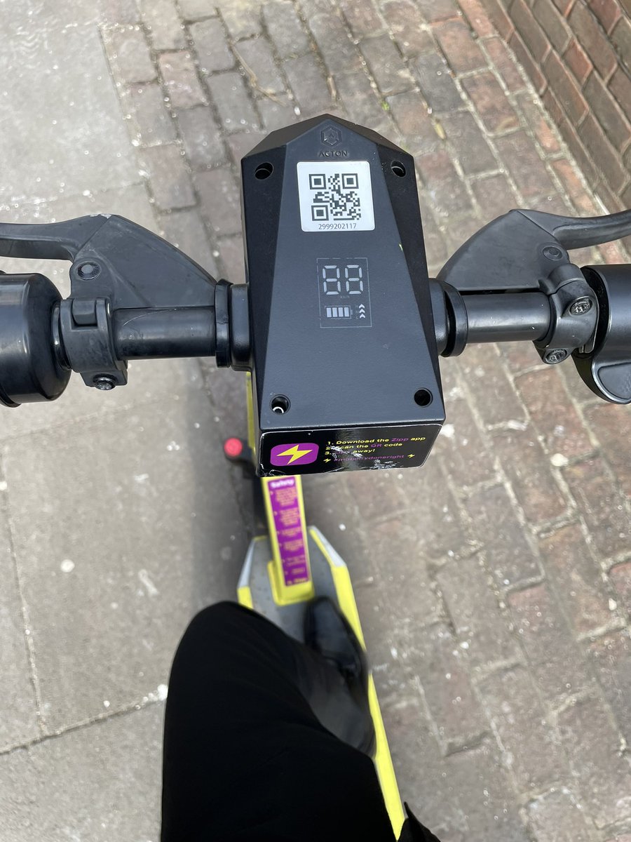 sullyxmk's tweet photo. @ZippMobility On my way to work🥶 https://t.co/zWiNpLKbeJ