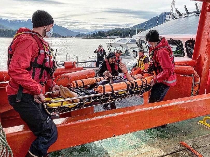 CoastGuardCAN's tweet photo. News from #BritishColumbia: Recently in Prince Rupert, we held a #SearchAndRescue exercise with our partners. We simulated an emergency on a cruise ship that required a coordinated evacuation, triage, and transport operation. https://t.co/jPDP6QkQf2