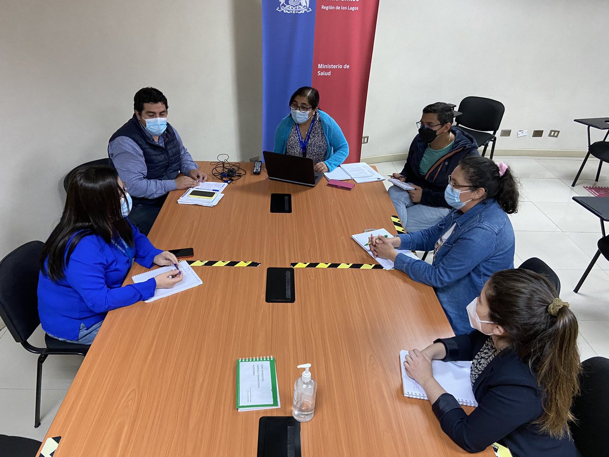 SaludChiloe's tweet photo. Referentes técnicos de la Mesa de Seguridad de la Dirección del @SaludChiloe planificaron estrategias y acciones para abordar esta temática en toda la red asistencial de la provincia durante este 2022 y así prevenir y proteger a los funcionari@s de la #salud
 #SaludSinViolencia https://t.co/ynN6eU8bWZ