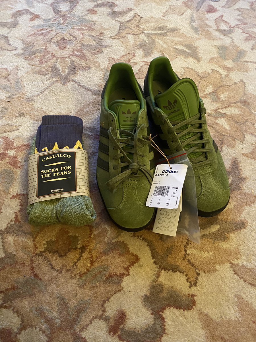 mickmcmanus2000's tweet photo. @samjoelufc @adiFamily_ @SockCouncil @casualco tags popped and a midweek birthday #socksout 1st in a long while. Out for some scran which the better half and the man child. https://t.co/ET5AOCxJkB