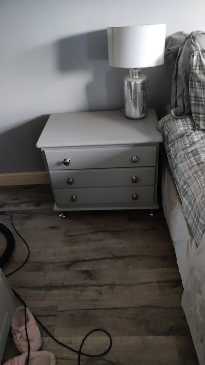 emmabrown81's tweet photo. No longer a pine cabinet 😃#upstyling https://t.co/df04HLAHP8
