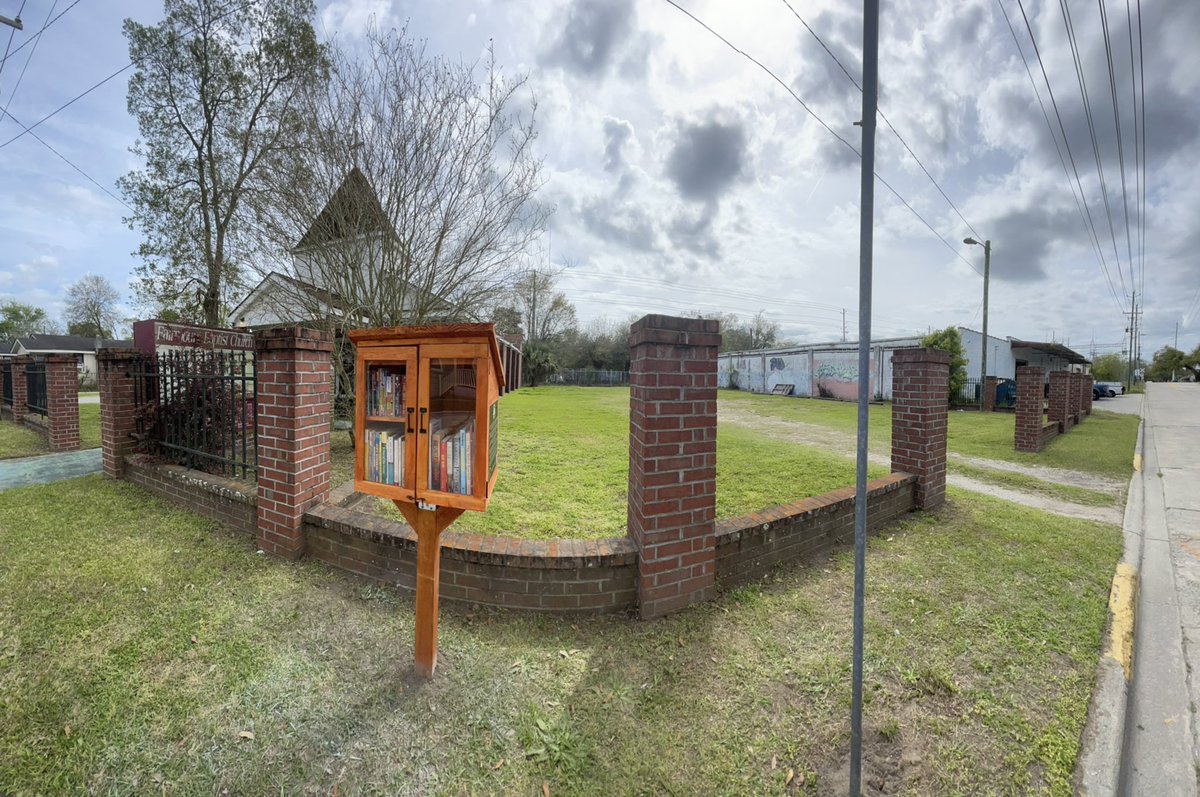 shoelessmuseum's tweet photo. If you're in or near Savannah, Georgia, come help us celebrate the unveiling of our latest book box tomorrow (March 23) at 3:00 pm at 721 E. Bolton Street, the former site of the field where Joe Jackson played as a member of the 1909 Savannah Indians. https://t.co/61LR2sJtFB