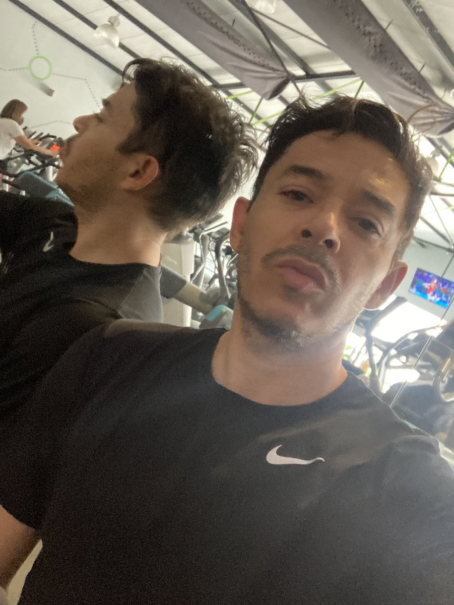 elarcadenogay's tweet photo. Para que valga el ejercicio 🤭 #selfie #gym #Motivation #movewellness #mezcalrosa https://t.co/ybTQ0ZzHV7