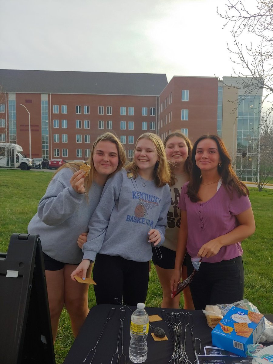 EKUHousing's tweet photo. We were so pleased with the turnout for our Outdoor Pursuits LLC event last night! 🔥 Thank you to everyone who made it! 👏 https://t.co/aZo1jiNOlX