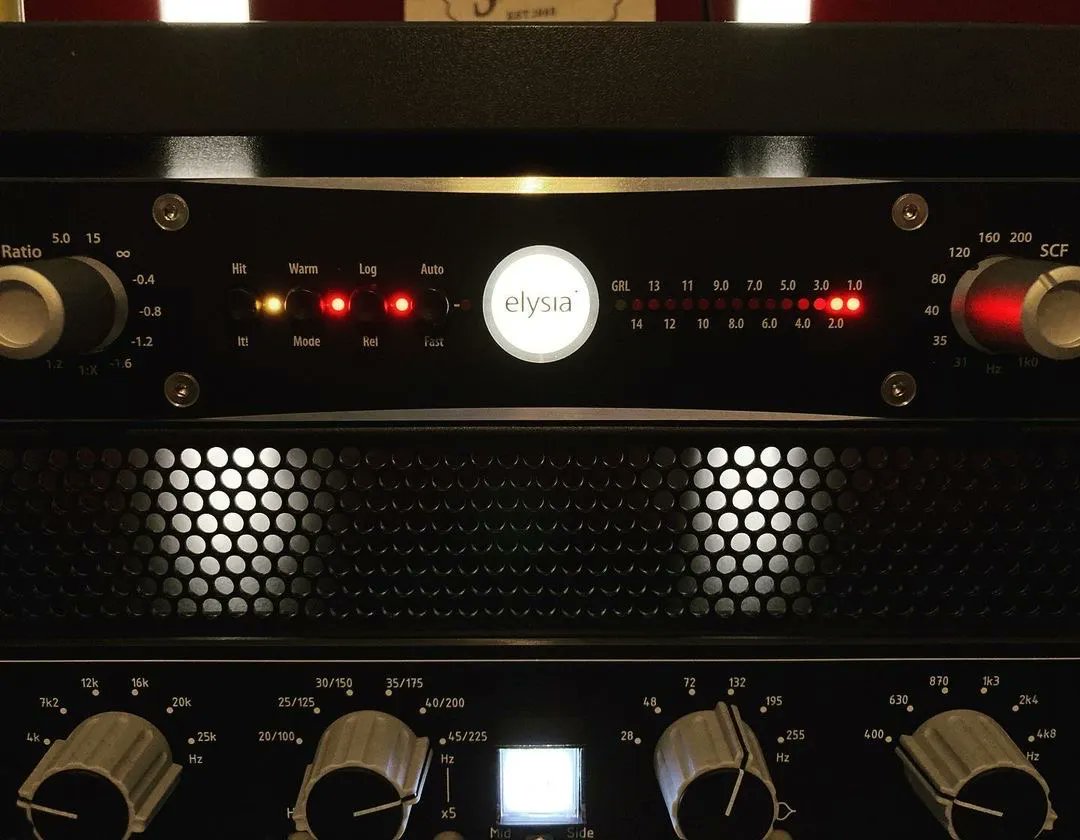 elysia_audio's tweet photo. Let’s enjoy this magic pic of our #stereo #eq #xpressor for a moment 😎 Picture by https://t.co/1j8tH4E1ne “Loving the @elysia.audio Xpressor! 🥰 Versatile is an understatement. ⚡️” Thank you!
https://t.co/X6JHVcQo5W https://t.co/vxE8jxSenj