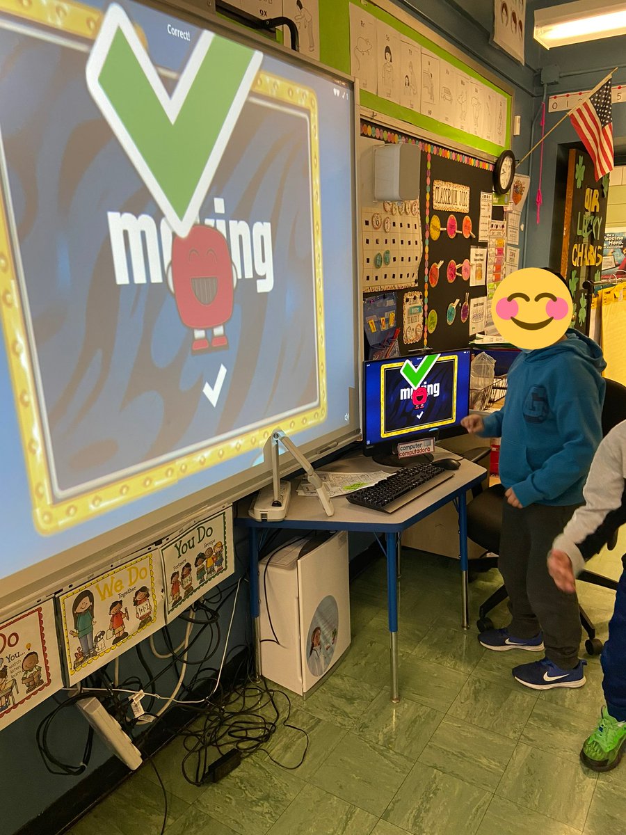 Spelling Bees 🐝🐝 practicing to choose the correct spelling…thanks Mrs. Centrone for sharing @getwordwall phonics interactive digital games that mimics PacMan with our stdts! #Blinaction @jenn_funes @teacherromero72 @DrMarionWilson @SIBOD31