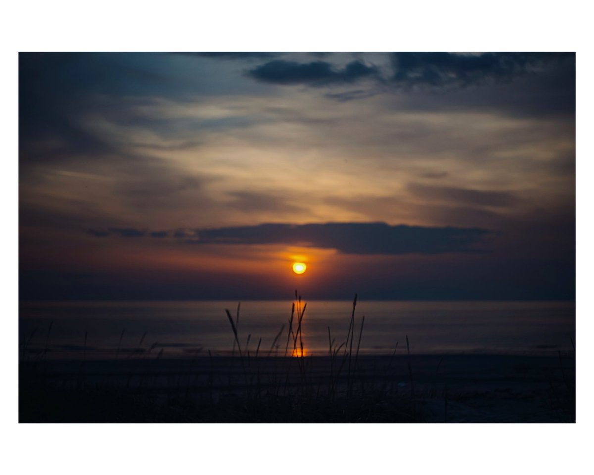 McMee's tweet photo. Ayrshire Sunset tonight. #Scotland #sunsetphotography #sunset #sunsets #tonight @ayrshire @ayrshire_live #visitayrshire #fuji https://t.co/y942J8BnnB
