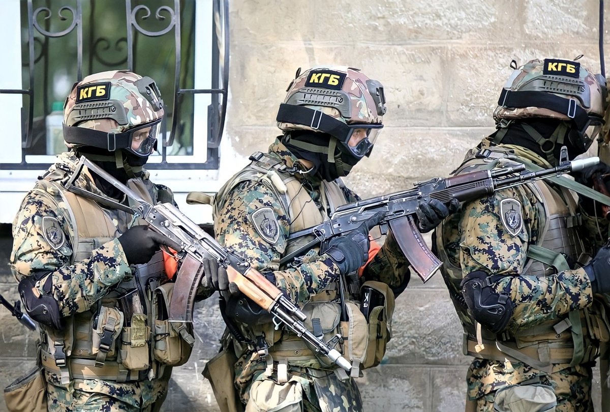 Сотрудники КГБ РБ ликвидировали резидентуру украины. Шпионы собирали информацию о войсках России в РБ. Молодцы! Работайте, Братья! 🇧🇾🇷🇺