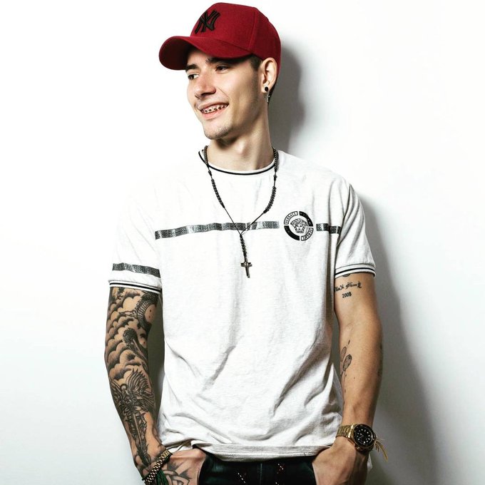 Dylan Benett’s pics and videos