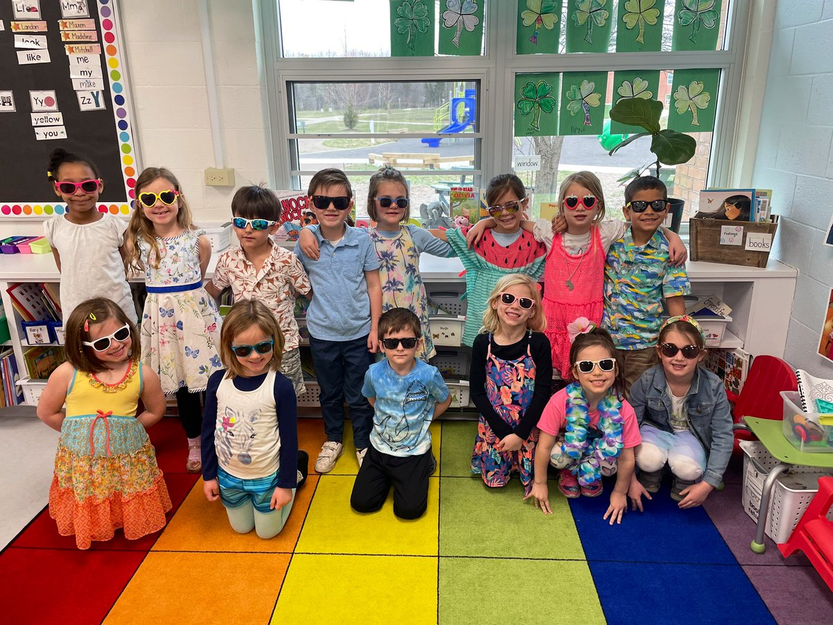 loadsoffunin121's tweet photo. Beach Day at McDowell! βοΈππ#Right2ReadWeek https://t.co/PPnTyRy1eC