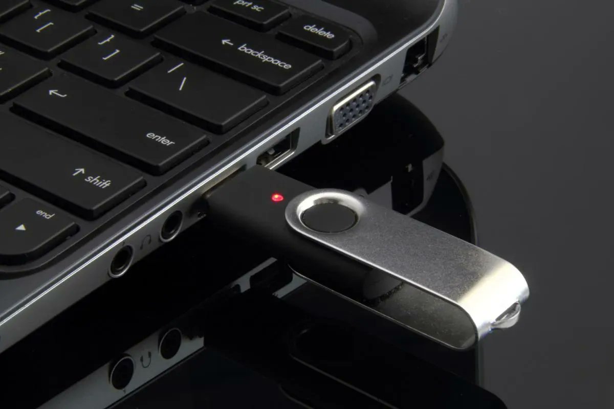 ¿Por qué hay que desconectar con seguridad un Pendrive?. buff.ly/3tvJAV1