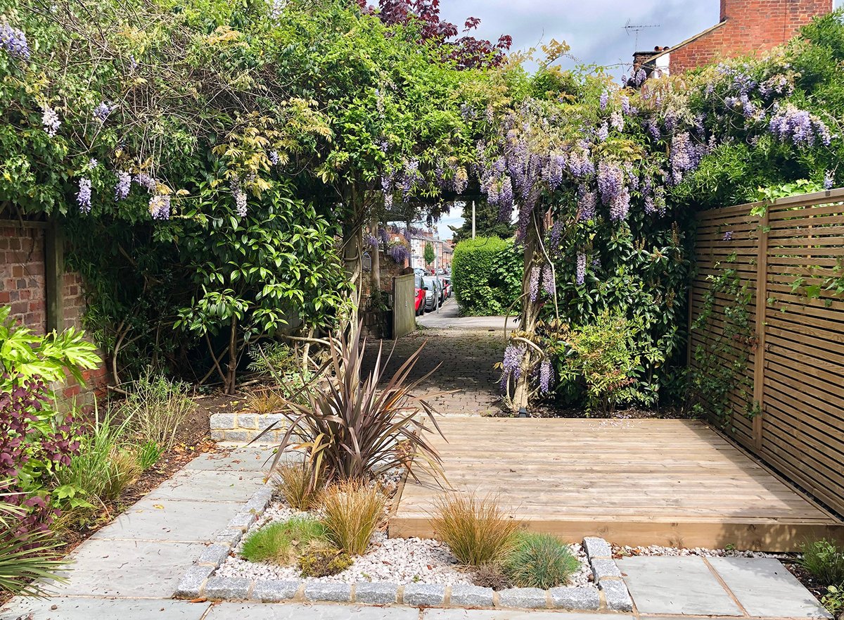 If you live anywhere near other properties, there’s a strong chance at least part of your garden will be overlooked.

To make your garden more private, consider some of these great ideas…
fal.cn/3n9Jf