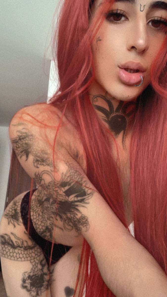 Angelabonetti7's tweet photo. Do you like bad girls?🔥 https://t.co/FyjNkgrTQu
