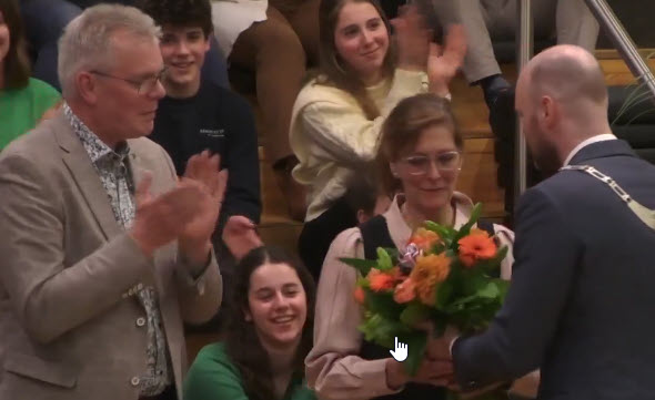 Bij zijn afscheid  van de gemeenteraad kreeg Henk Weijs een koninklijke onderscheiding.